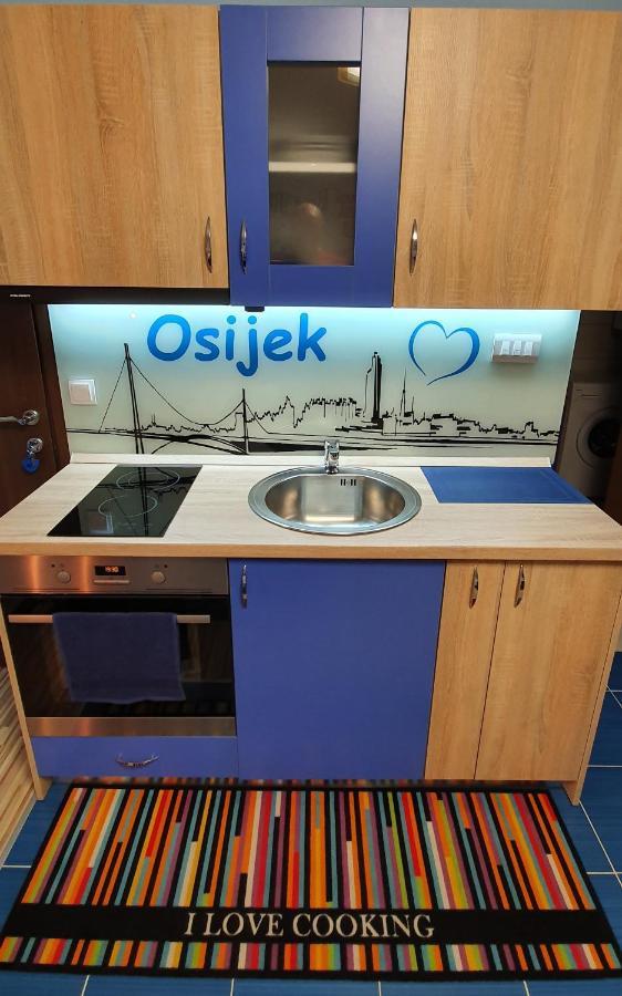 Design Apartments Red Blue Osijek Eksteriør bilde