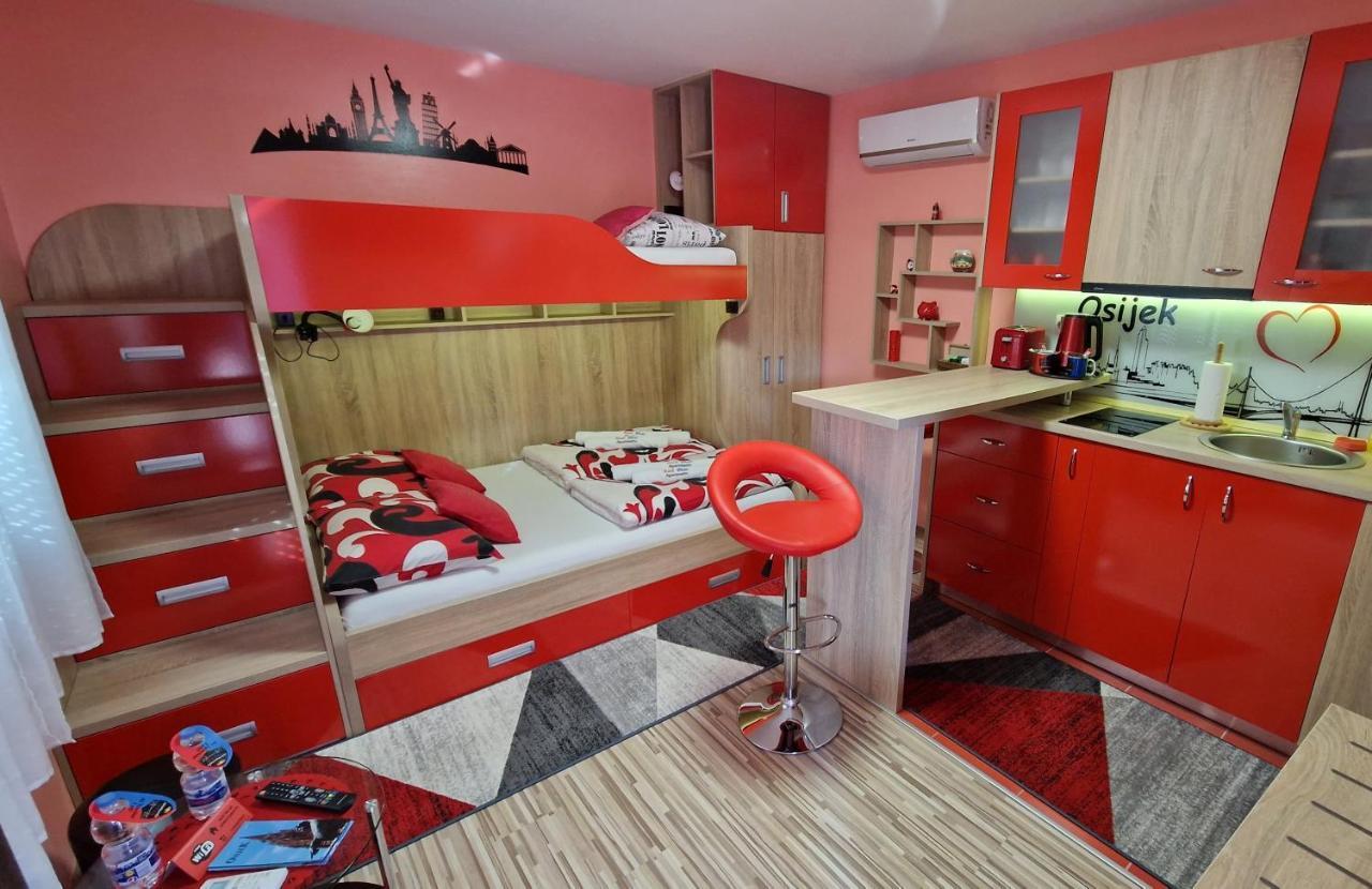 Design Apartments Red Blue Osijek Eksteriør bilde