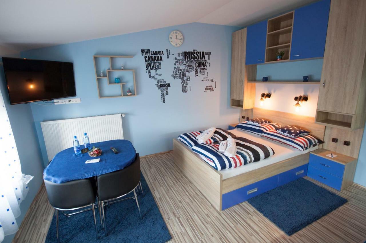 Design Apartments Red Blue Osijek Eksteriør bilde